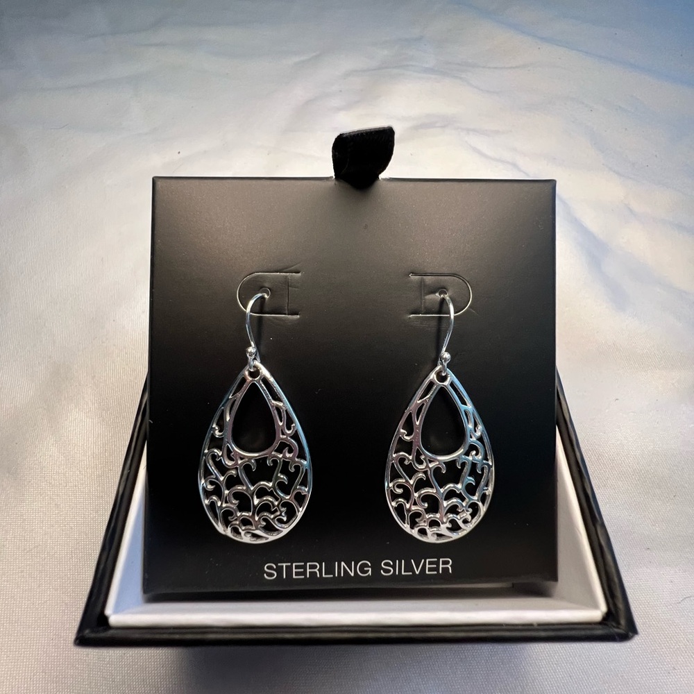 Sterling silver filigree dangle earrings